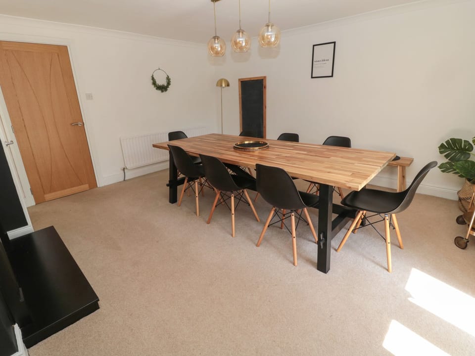 Cottage | Interior