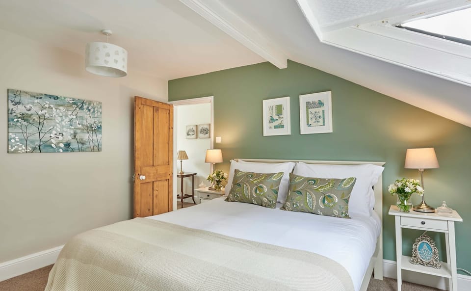 Cottage | 4 bedrooms, individually decorated, individually furnished, free WiFi