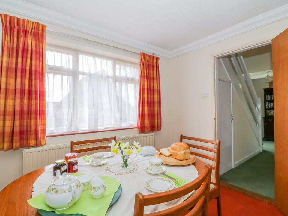 Cottage | Private kitchen | Fridge, microwave, cookware/dishes/utensils