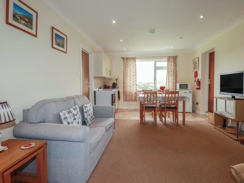 Cottage | Living area