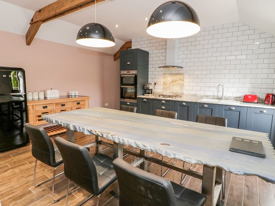 Cottage | Interior