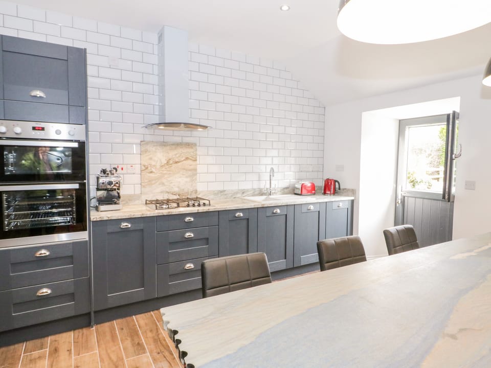 Cottage | Interior