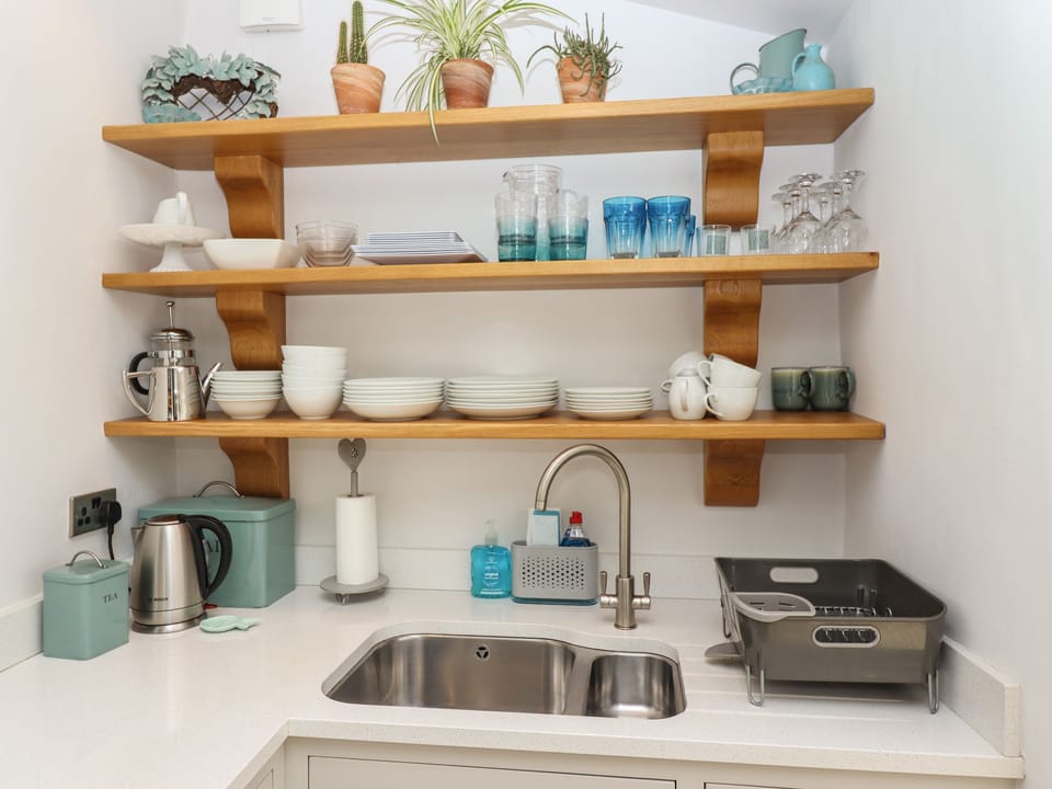 Cottage | Private kitchen | Cookware/dishes/utensils