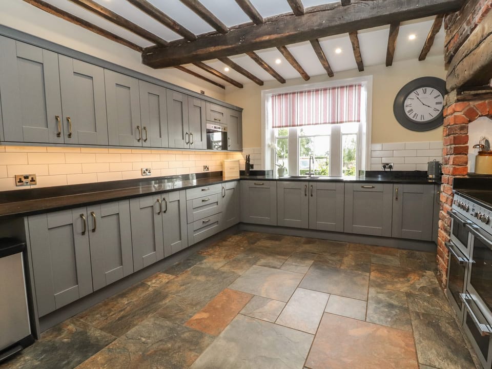 Cottage | Interior