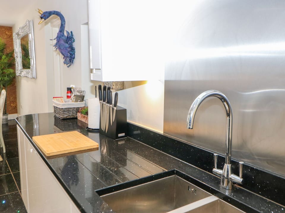 Cottage | Private kitchen | Cookware/dishes/utensils