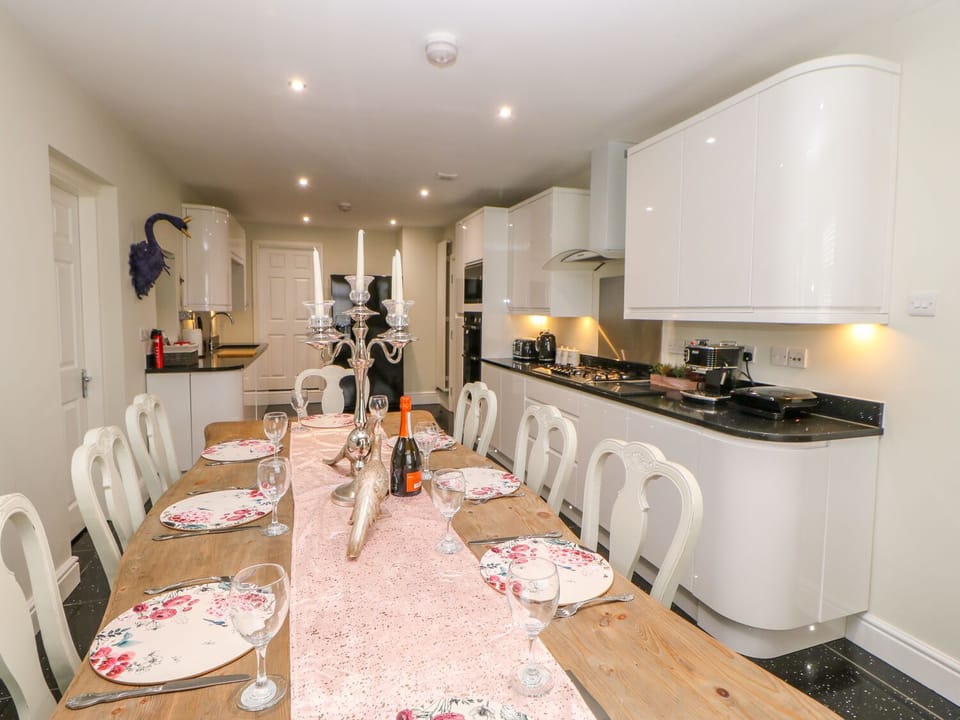 Cottage | Private kitchen | Cookware/dishes/utensils