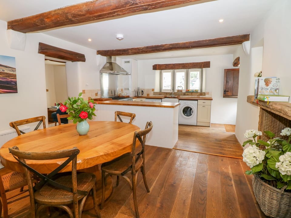 Cottage | Interior