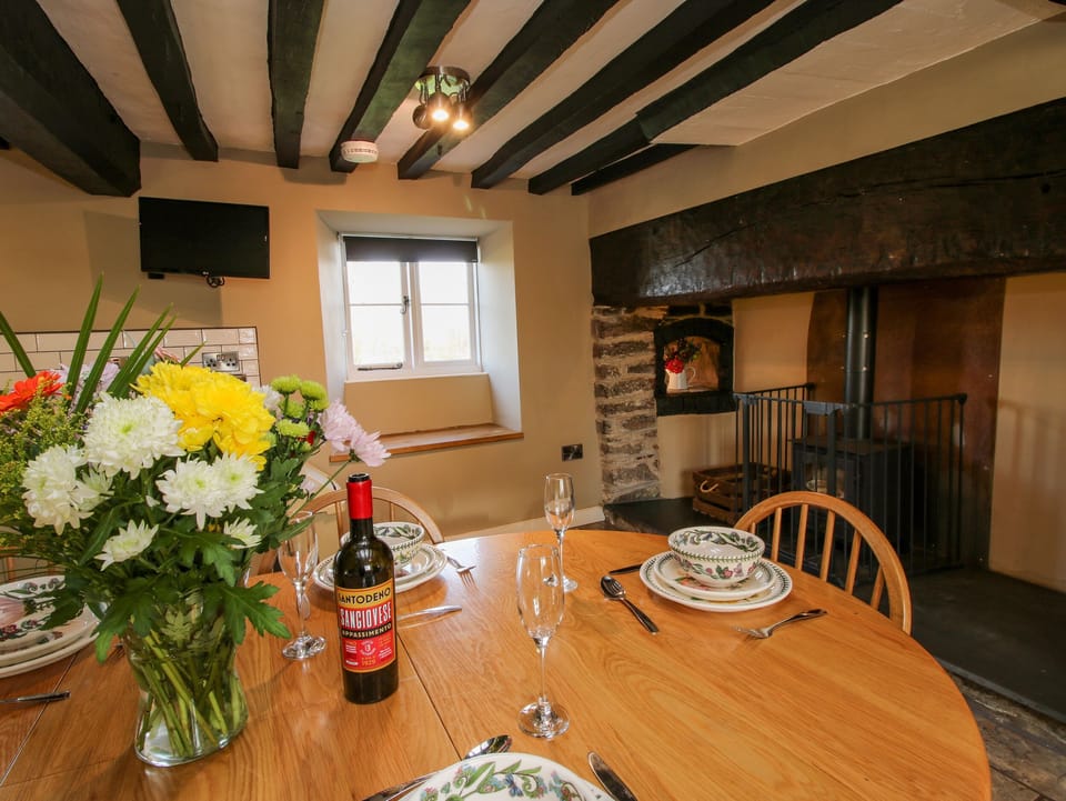 Cottage | Interior