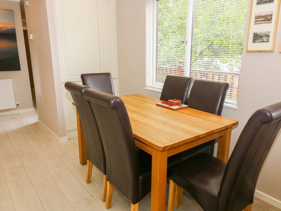 Cottage | Dining