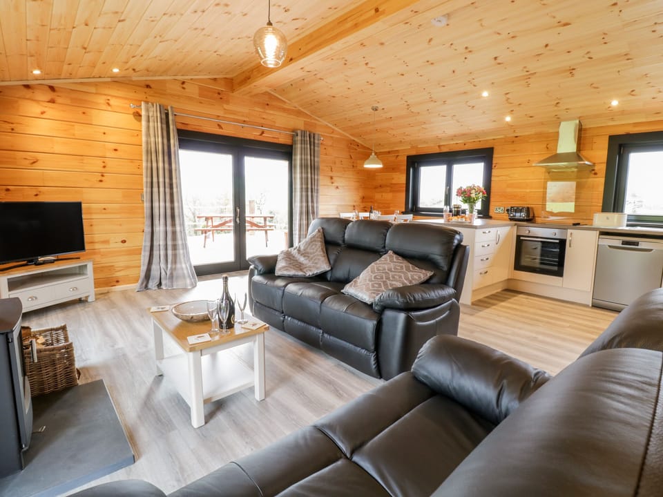 Cottage | Living room | TV, fireplace