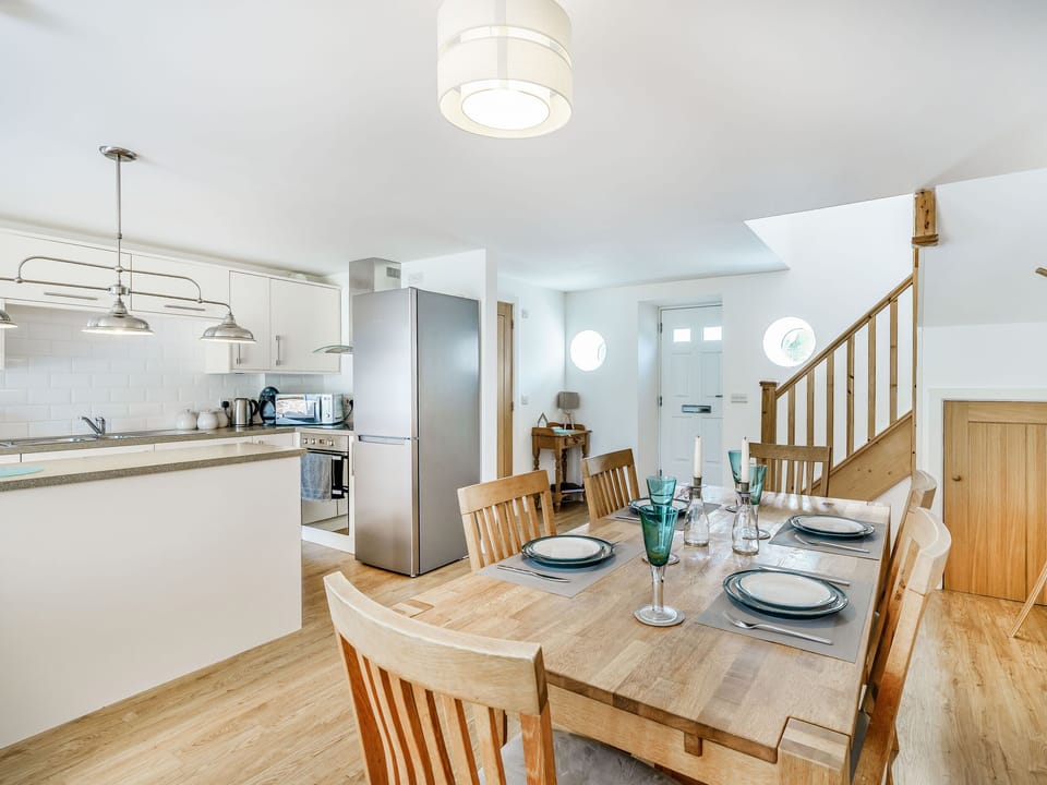 Cottage | Private kitchen | Fridge, microwave, stovetop, dishwasher