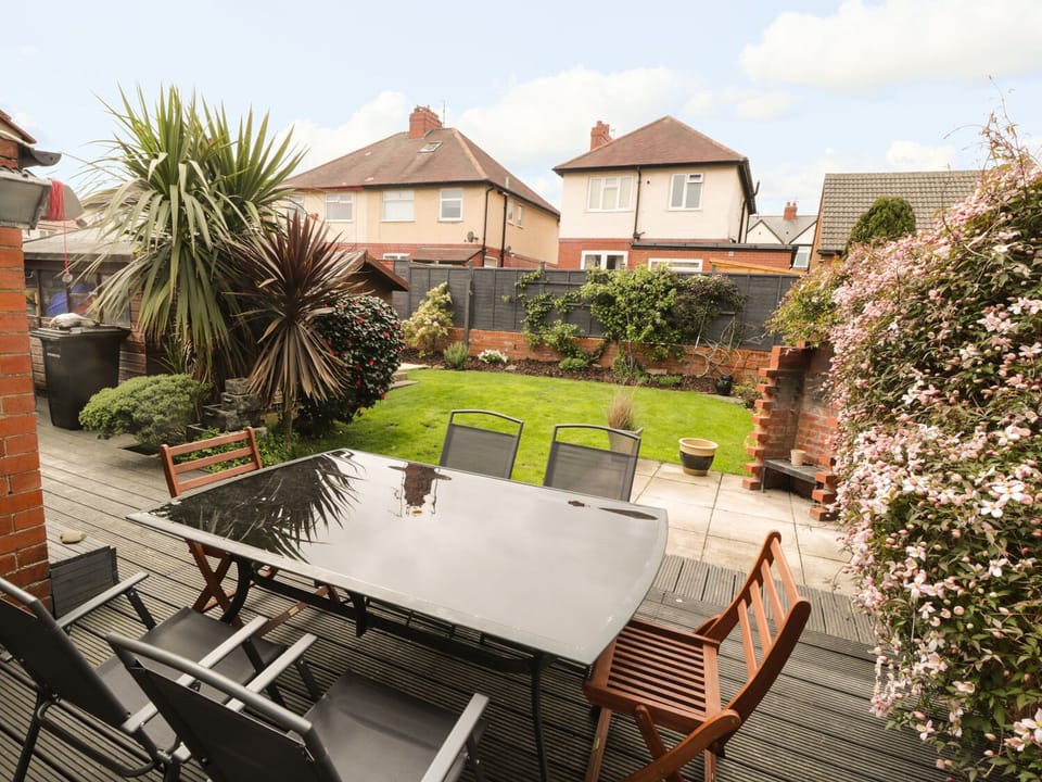 Cottage | Balcony
