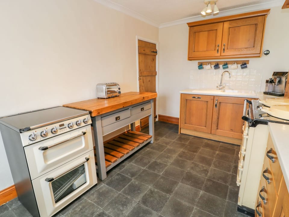 Cottage | Interior
