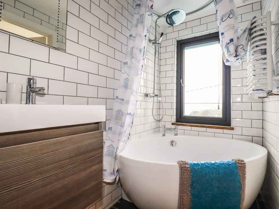 Blue Bay Beach House Cottage in England