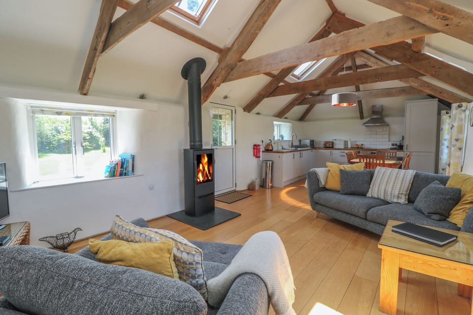 Cottage | Living area | TV
