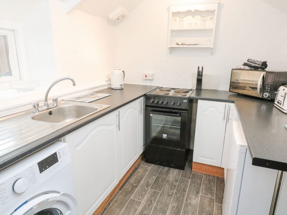 Cottage | Private kitchen | Cookware/dishes/utensils