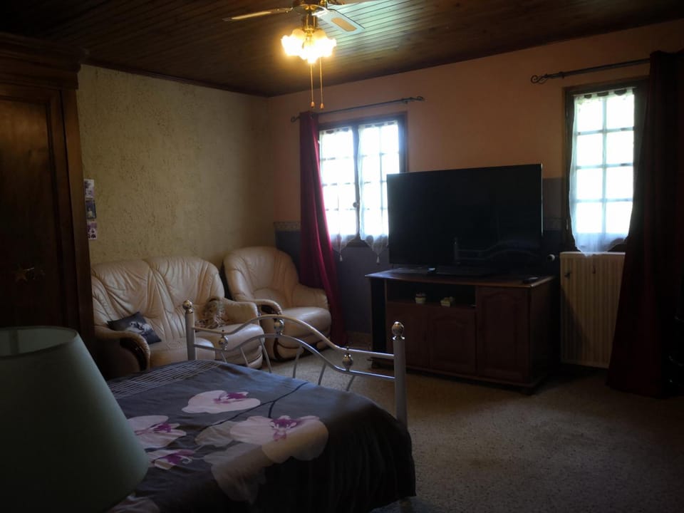 Individually decorated, individually furnished, soundproofing