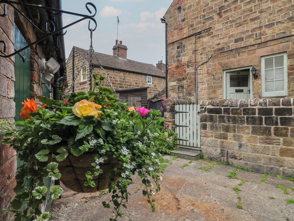 Cottage | Property grounds