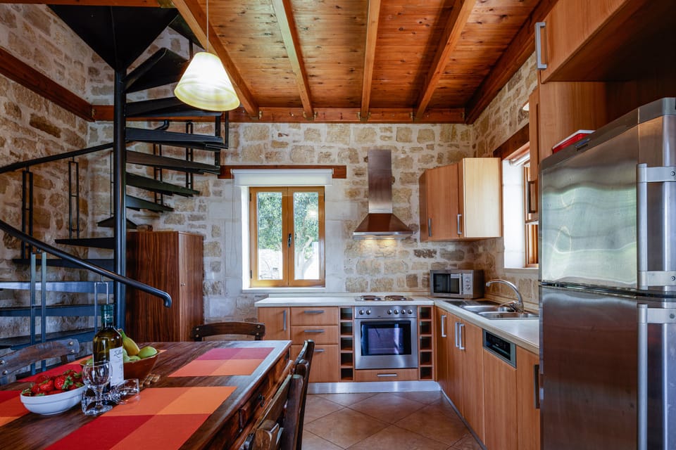 Kitchen with dining table