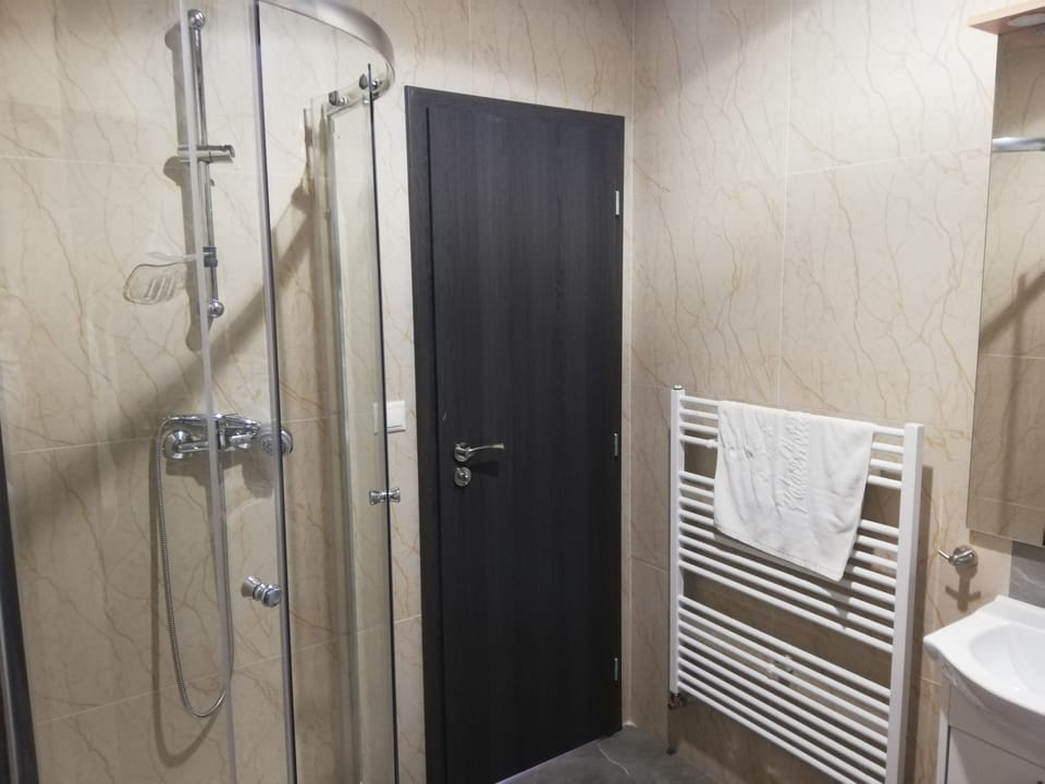 Family Apartment, Kitchen | Bathroom | Towels, soap, toilet paper