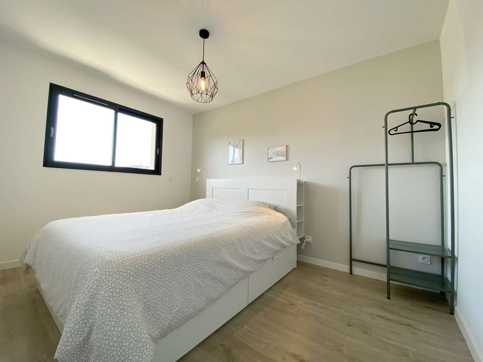 First floor - Bedroom 2 -  Large bed 160 cm -