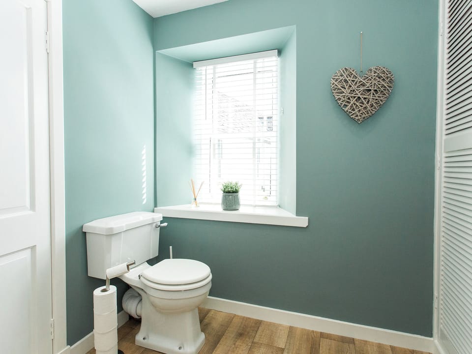 Shower room | High Street, Kirkcudbright