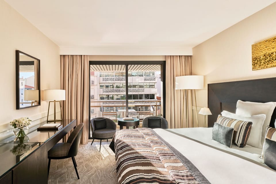 Superior Room, Terrace, City View | Premium bedding, minibar, in-room safe, desk