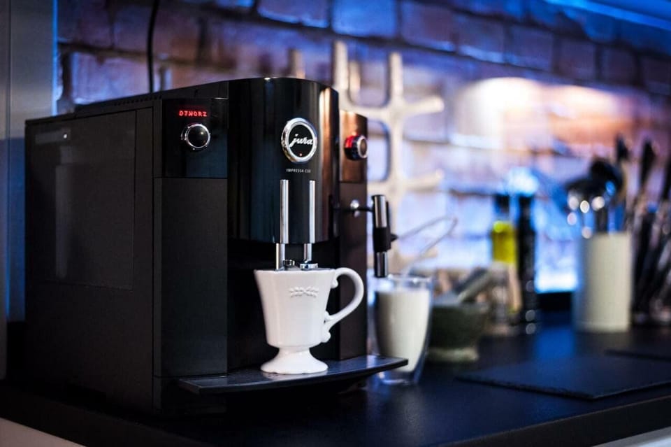 Deluxe Apartment | Coffee and/or coffee maker