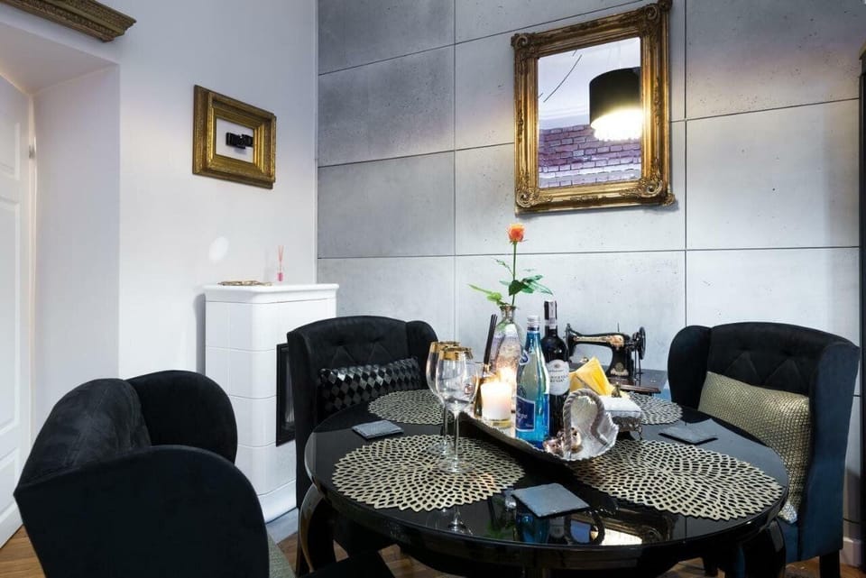 Deluxe Apartment | In-room dining