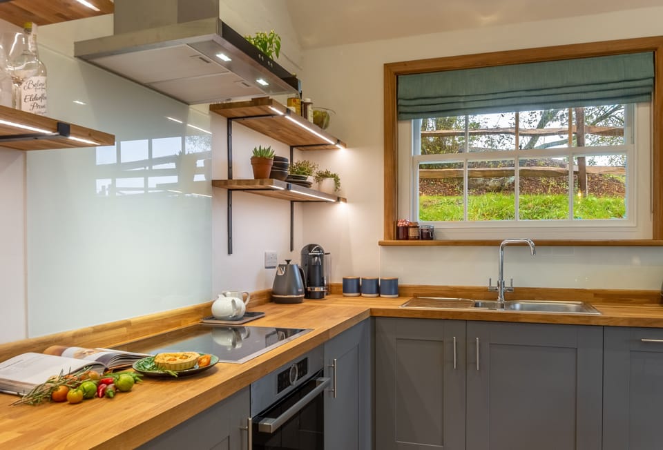 Ground floor: Well equipped kitchen (please note, there is no coffee machine)