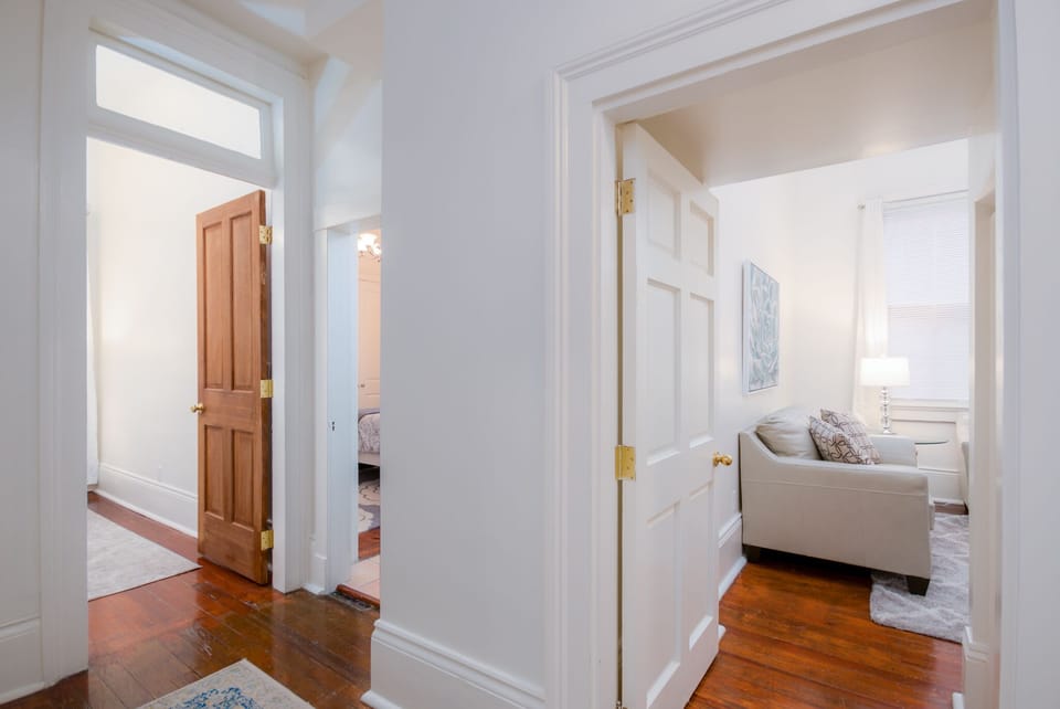 Entry to living room from private hall