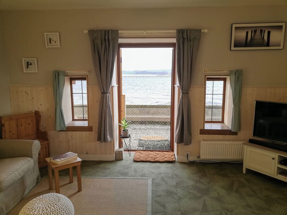 Tranquil living room | St Brighs, Dingwall