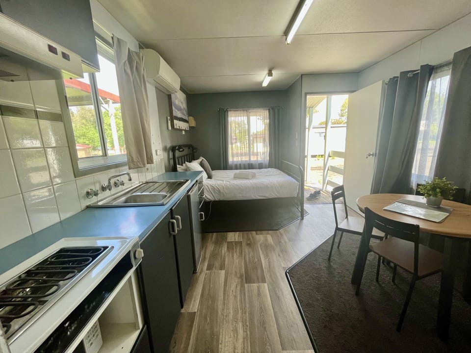Studio Cabin | Individually decorated, individually furnished, desk, laptop workspace