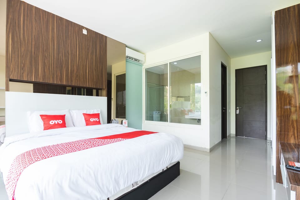 Deluxe Suite | 1 bedroom, desk, free WiFi, bed sheets