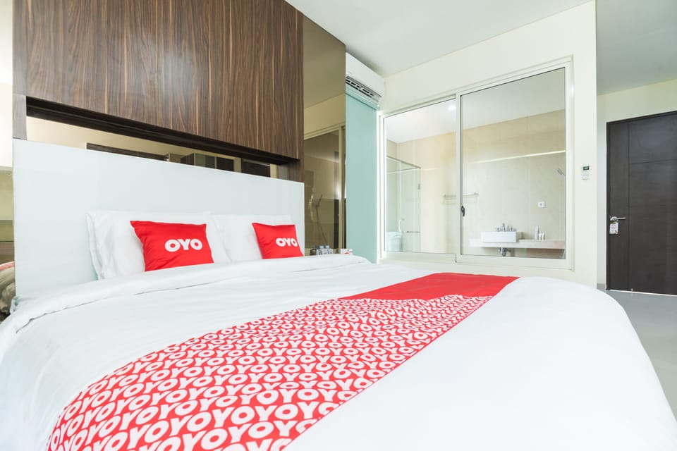Deluxe Suite | 1 bedroom, desk, free WiFi, bed sheets