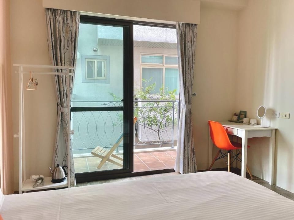 Double Room | Desk, blackout drapes, soundproofing, free WiFi