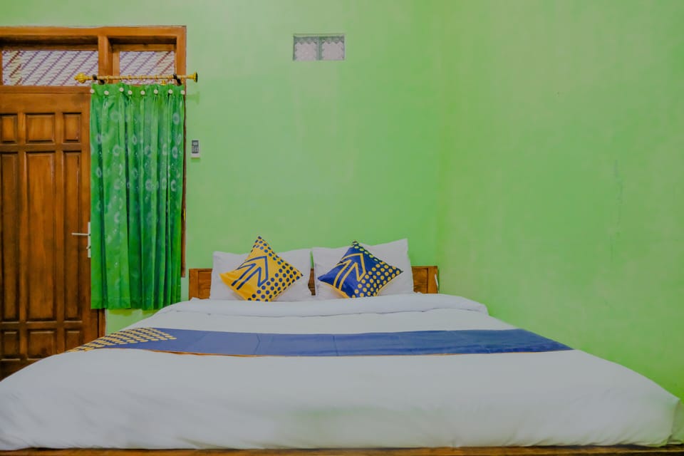 Double Room | Free WiFi, bed sheets