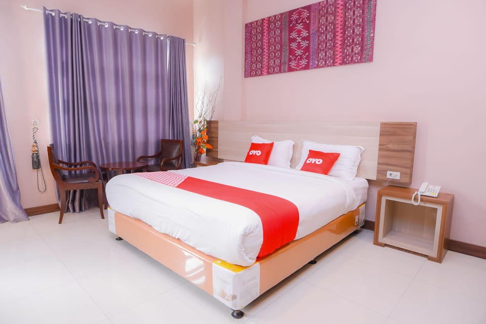 Deluxe Suite | Desk, WiFi (free), bed sheets