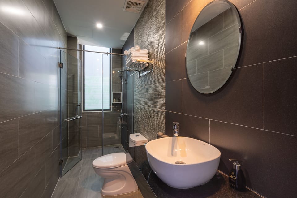 Shower, hair dryer, slippers, bidet