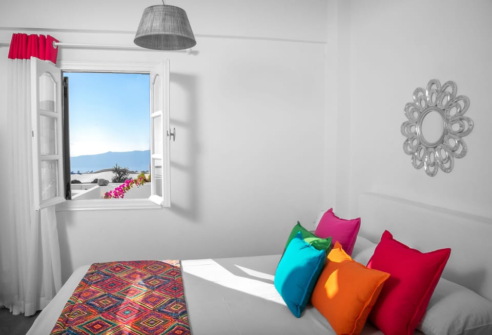 Deluxe Double room with Caldera View | Premium bedding, down comforters, memory foam beds, in-room safe