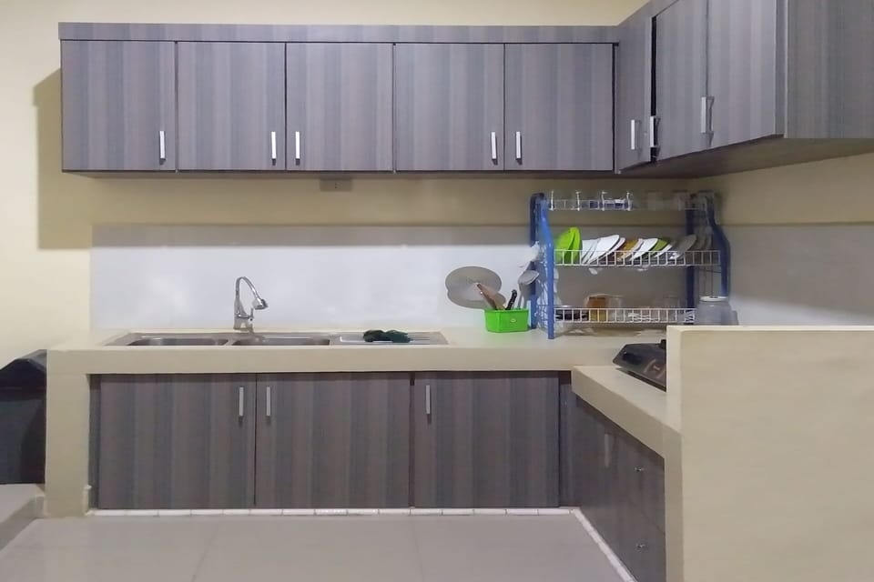 Deluxe Studio | Private kitchenette