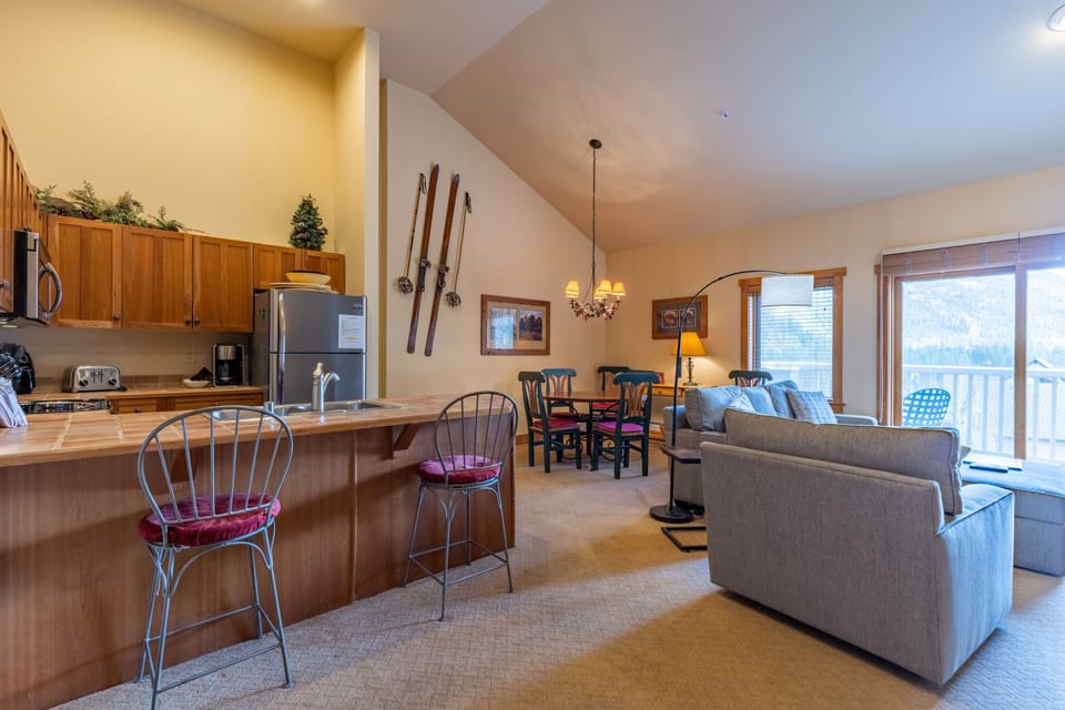 Condo, 2 Bedrooms | Private kitchen | Coffee/tea maker, fridge, oven, toaster