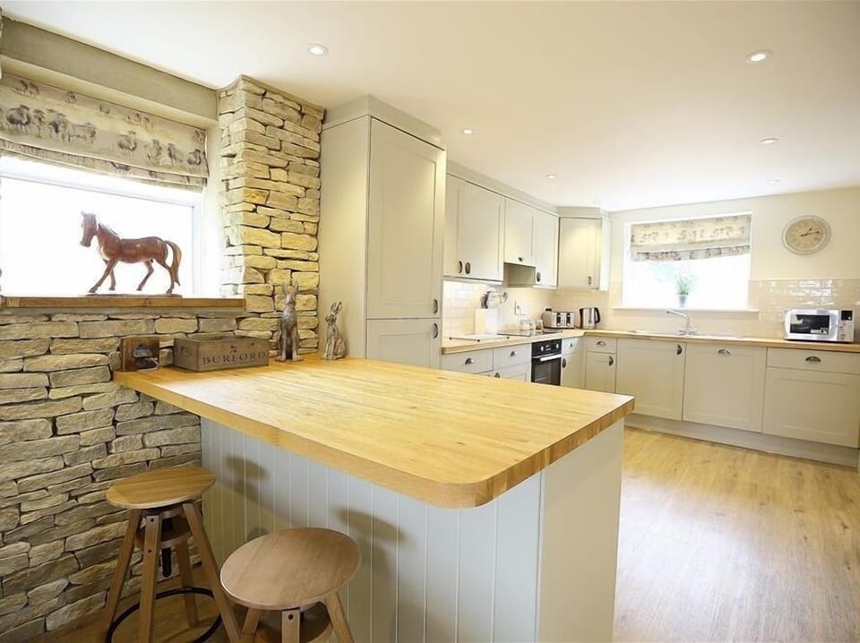 Cottage | Interior
