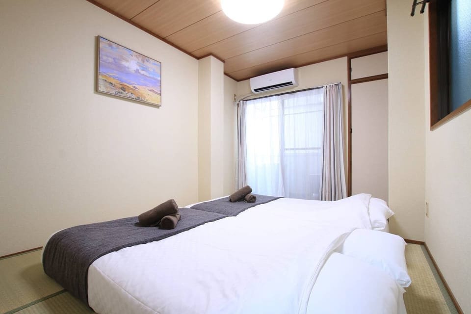 Al Flat Apartment in Osaka
