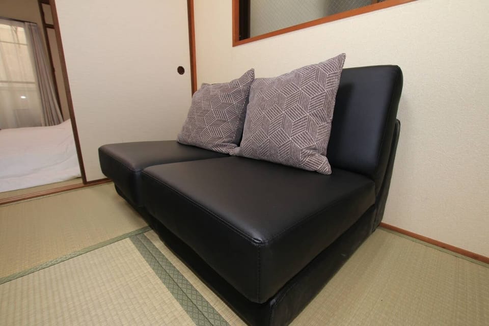 Apartment, 1 Bedroom (I201) | Living room | TV