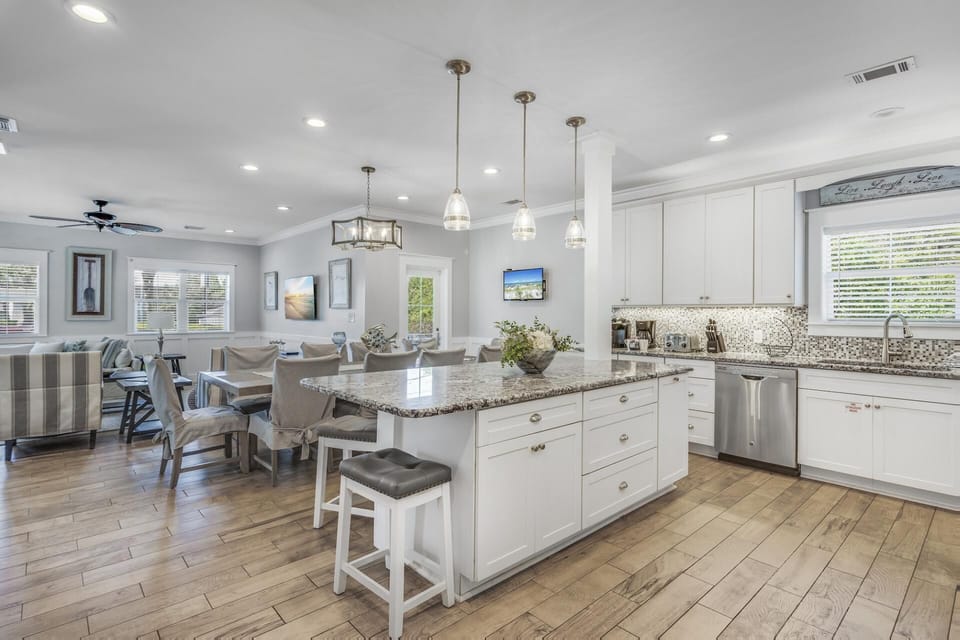First Floor: Kitchen