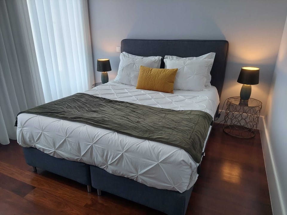 Luxury Room | Desk, soundproofing, free WiFi, bed sheets