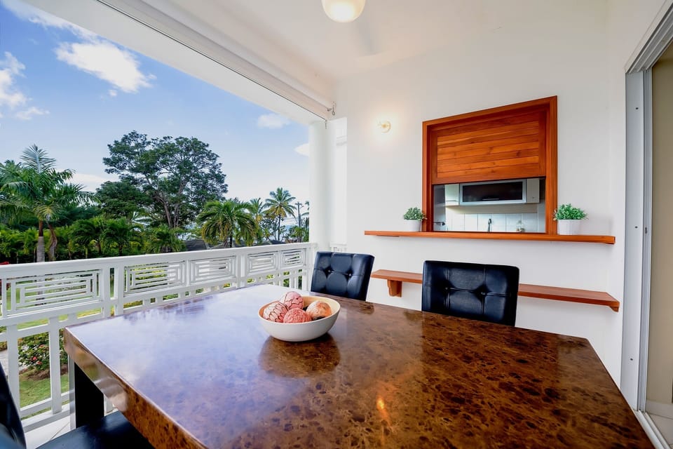 2nd Floor Balcony open-air dining area, seats 6