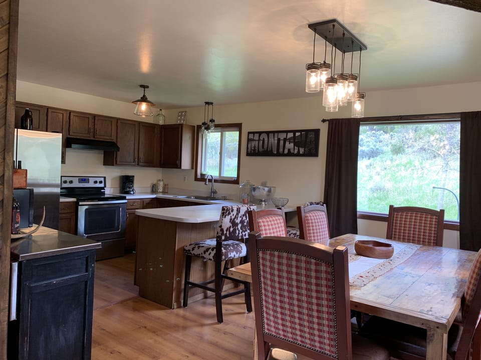 Aspen dining room & kitchen