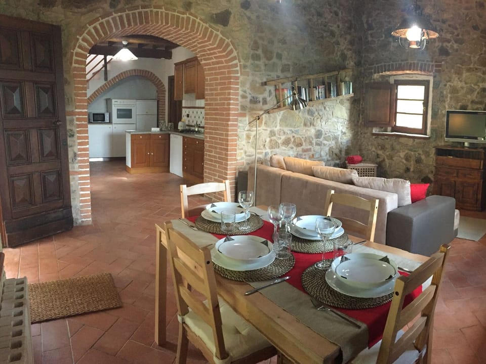 Villa, 2 Bedrooms | In-room dining